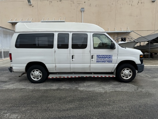 2014 FORD E-250 ADVANCE TRAC RSC MOBILITY VAN