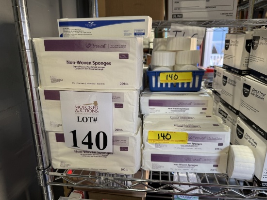 LOT CONSISTING OF NON-WOVEN SPONGES