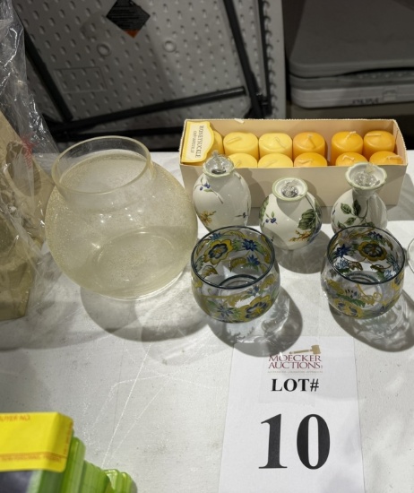 LOT CONSISTING OF ASSORTED CANDLES AND CANDLE HOLDERS