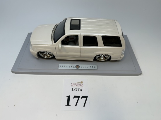 JADA DIECAST 2002 CADILLAC ESCALADE