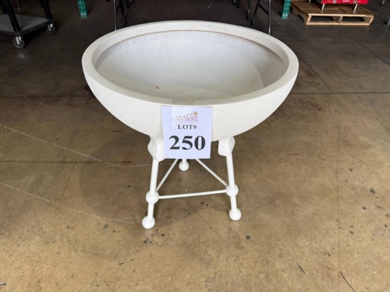 WHITE VASE END TABLE