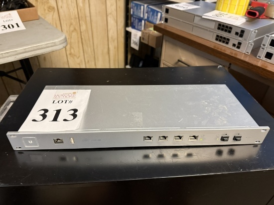 UBIQUITI UNIFI SECURITY GATEWAY PRO