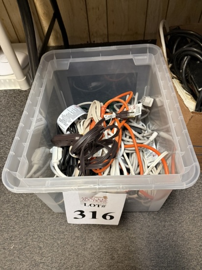 LOT CONSISTING OF ASSORTED EXTENSION CORDS