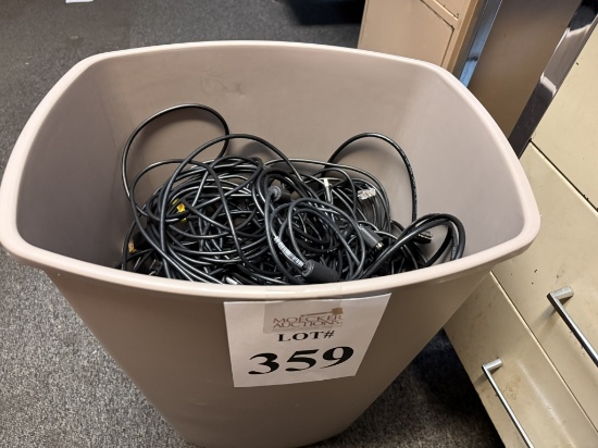 LOT CONSISTING OF ASSORTED CABLES