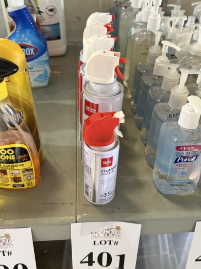 LOT CONSISTING OF CLEANING DUSTER