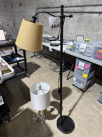 LOT CONSISTING OF FLOOR LAMP AND SIDE TABLE LAMP