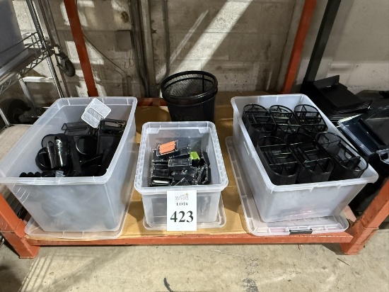 LOT CONSISTING OF ASSORTED SUNDRIES