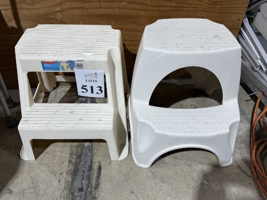 LOT CONSISTING OF (2) STEP STOOLS