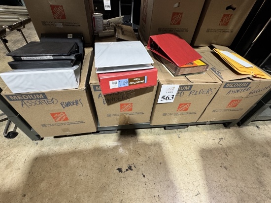 LARGE LOT CONSISTING OF ASSORTED BINDERS