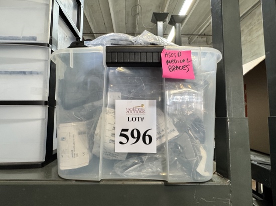 LOT CONSISTING OF MEDICAL BAGS AND MEDICAL COLLAR BRACES