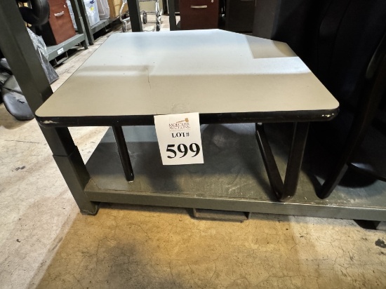 CORNER SIDE TABLE