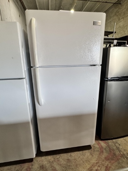 FRIGIDAIRE REFRIGERATOR