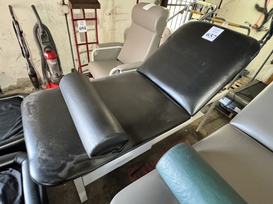 6' ADJUSTABLE PATIENT EXAM TREATMENT TABLE