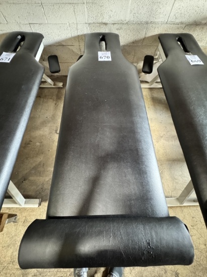6' MASSAGE TABLE