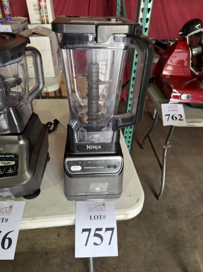NINJA TOTAL CRUSHING BLENDER