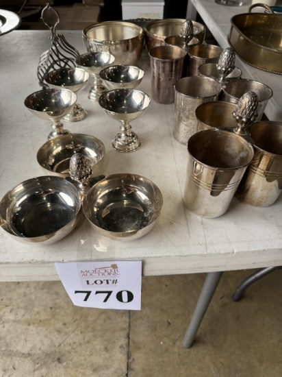LOT CONSISTING OF SILVER COLORED SERVING WARE