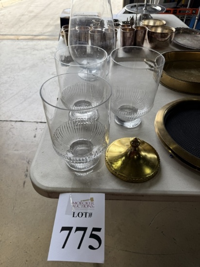 LOT CONSISTING OF ASSORTED VASES