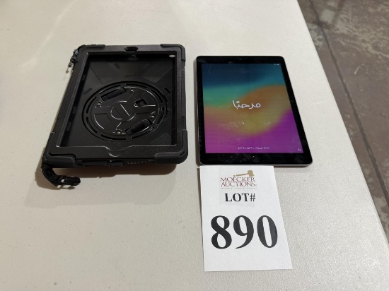 APPLE iPAD A1893 WITH COVER