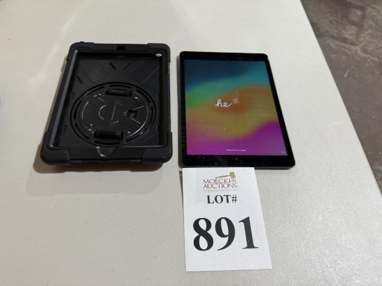 APPLE iPAD A2197 WITH COVER