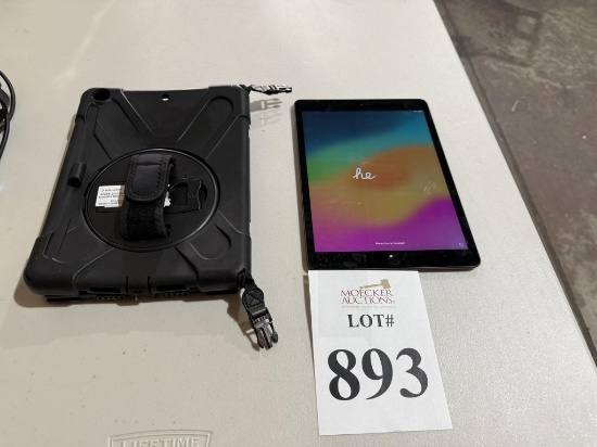 APPLE iPAD A2197 WITH COVER