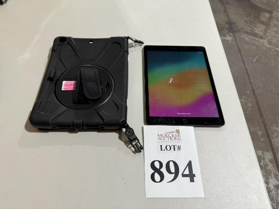 APPLE iPAD A2197 WITH COVER