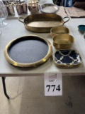 LOT CONSISTING OF ASSORTED SERVING WARE