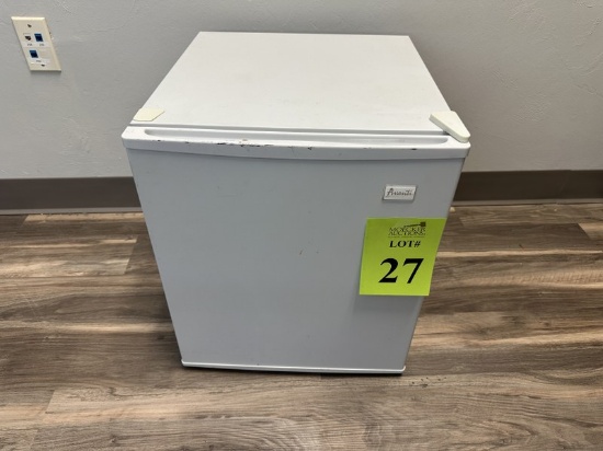 AVANTI COMPACT REFRIGERATOR