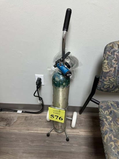 OXYGEN TANK WITH STAND