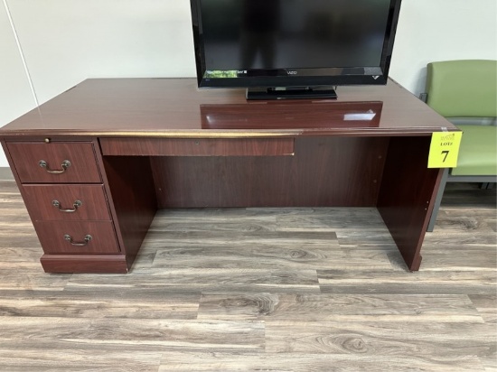 SINGLE PEDESTAL WOOD DESK