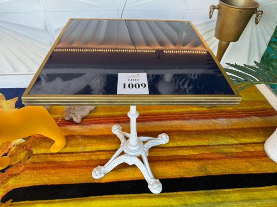 CUSTOMIZABLE ENAMELED SQUARE BISTRO TABLE
