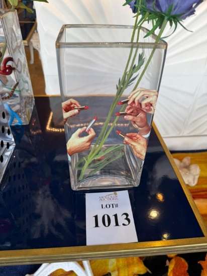 SELETTI TOILETPAPER RECTANGULAR VASE (HANDS WITH LIPS)