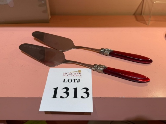 FANCY HOME COLLECTION CAKE SERVERS