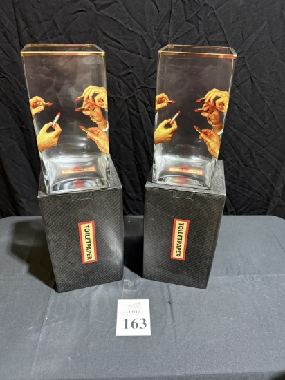 TOILETPAPER SELETTI VASE (HANDS)