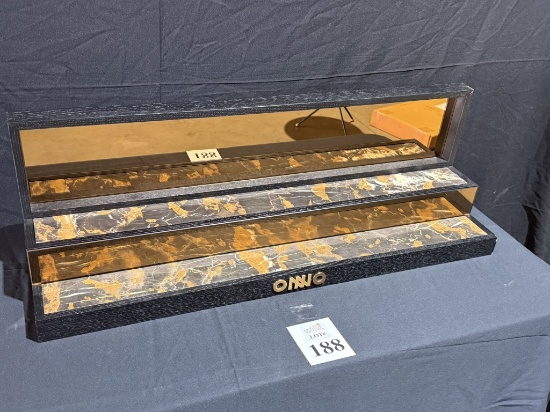 ONNO DISPLAY SHELF