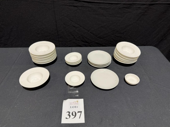 LOT CONSISTING OF (20+/-) FRONT OF THE HOUSE BOWLS