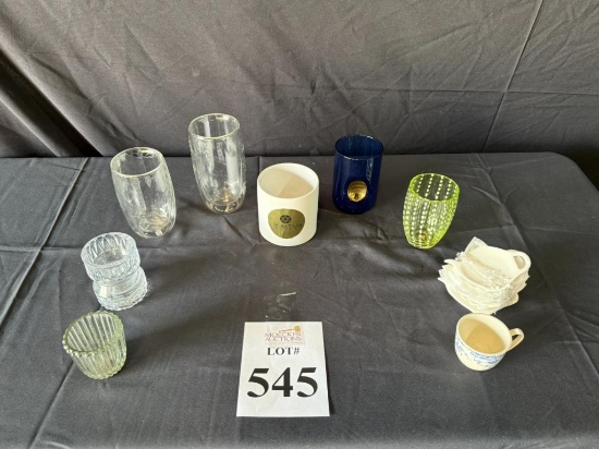 LOT CONSISTING OF ASSORTED CUPS AND MUGS