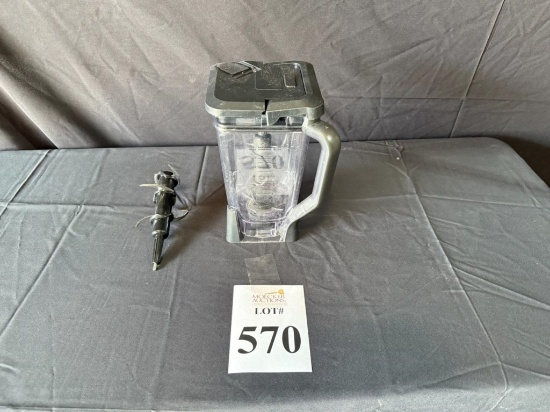 BLENDER TOP WITH LID AND BLADE ASSEMBLY
