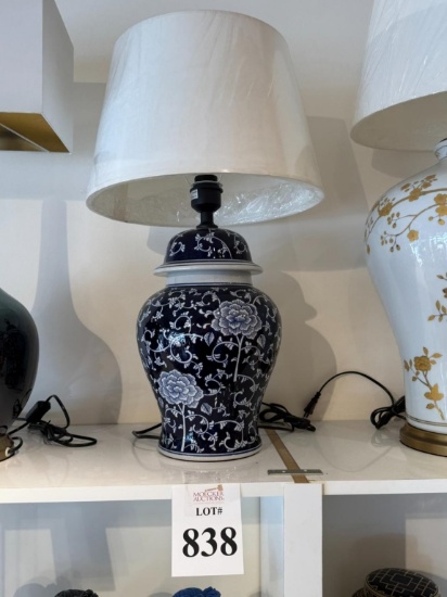 LAMP BASE WHITE/BLUE PORCELAIN