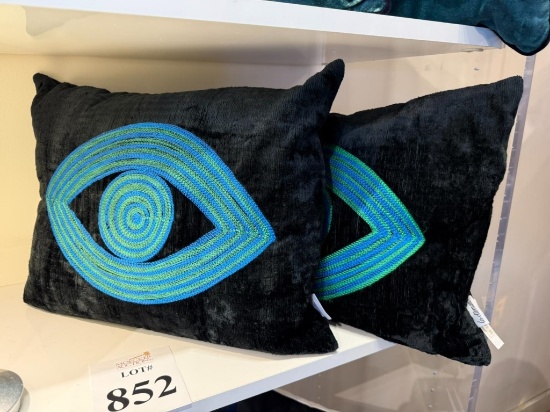 LES OTTOMANS VELVET EMBROIDERED EYE (BLUE)