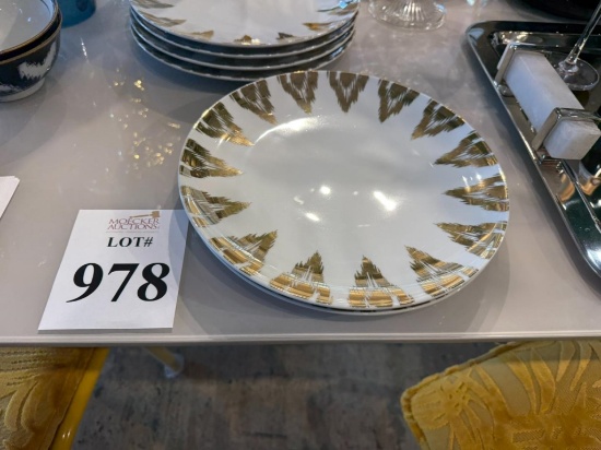 LES OTTOMAN GOLD AND WHITE PLATES