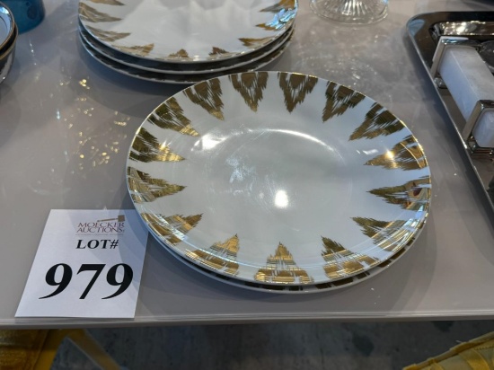 LES OTTOMAN GOLD AND WHITE PLATES