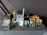 LOT CONSISTING OF ASSORTED ITEMS
