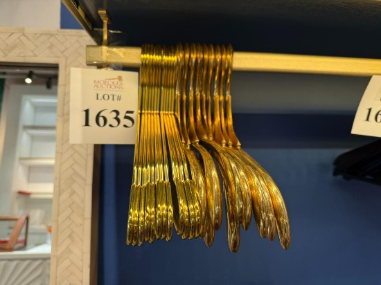 LOT CONSISTING OF GOLD HANGERS