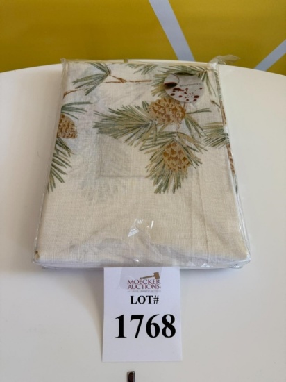 MODE LIVING NEWBURY TABLECLOTH 70" X 144"