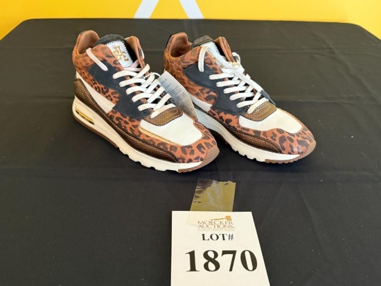 ESSEUTESSE BLUS LEO AIR SNEAKERS SIZE 7