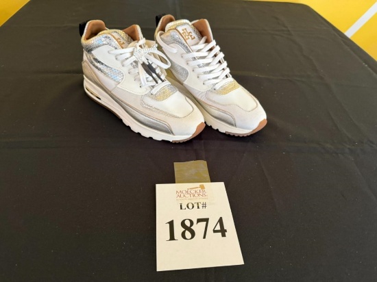 ESSEUTESSE SILVER SNAKE AIR SNEAKERS SIZE 5