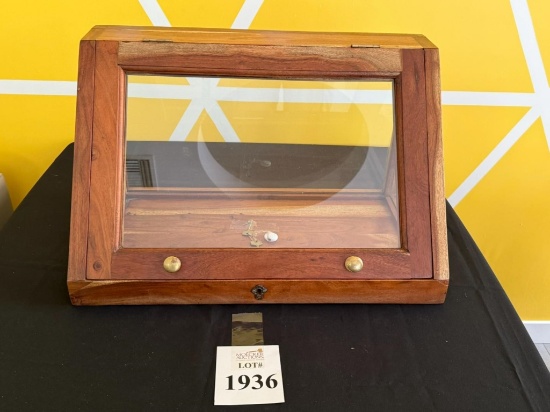 WOODEN AND GLASS DISPLAY BOX WITH KEY