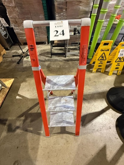 MECHREV 3 STEP STOOL/LADDER