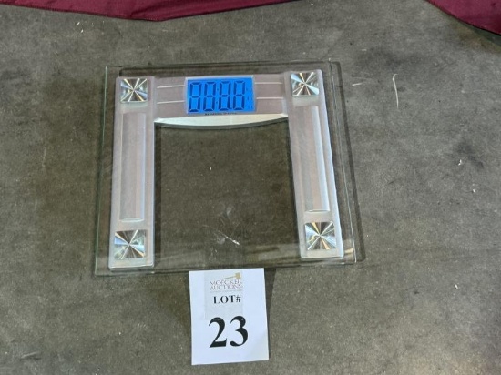 GLASS SCALE 400 LBS. CAPACITY