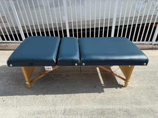 MASTER MASSAGE EQUIPMENT PORTABLE MASSAGE TABLE